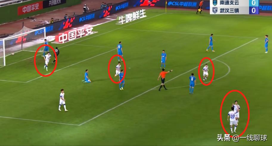 韦世豪慌了？两个进球都不屑庆祝，冷漠表情令球迷不解