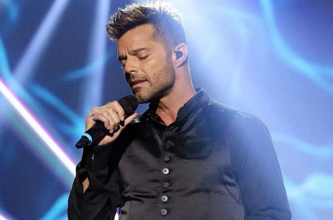 陈奕迅世界杯现场完整版,世界杯陈奕迅完整视频