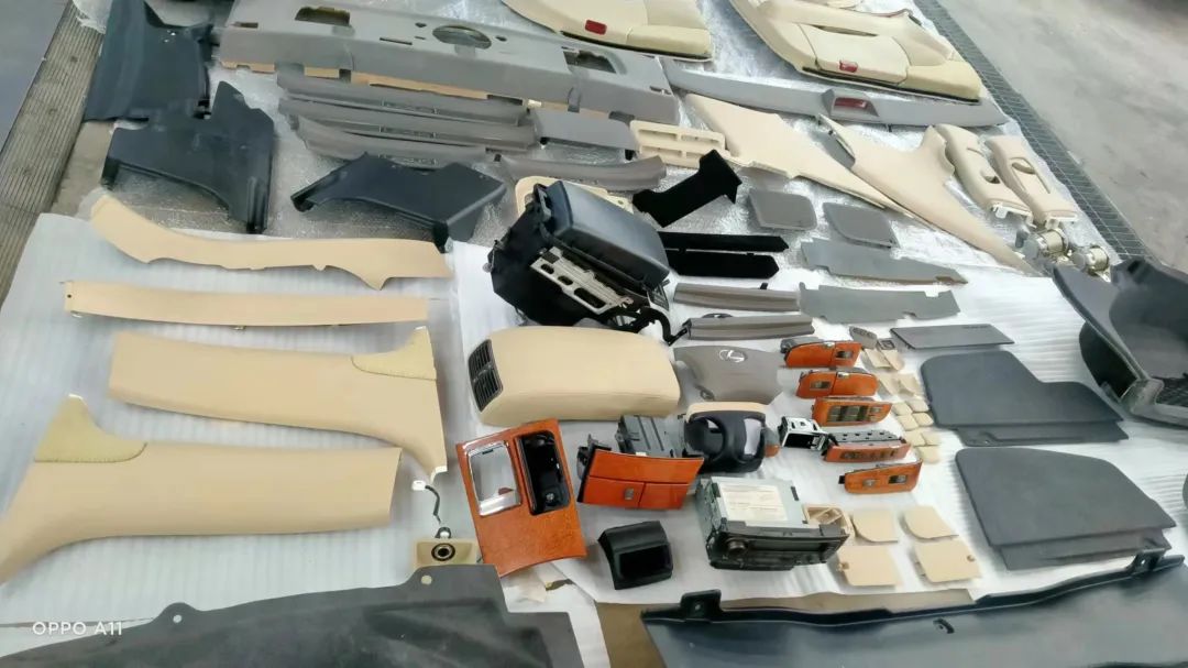 大哥12万买2005年售价100万的凌志LS430，含泪又花10万翻新才能开