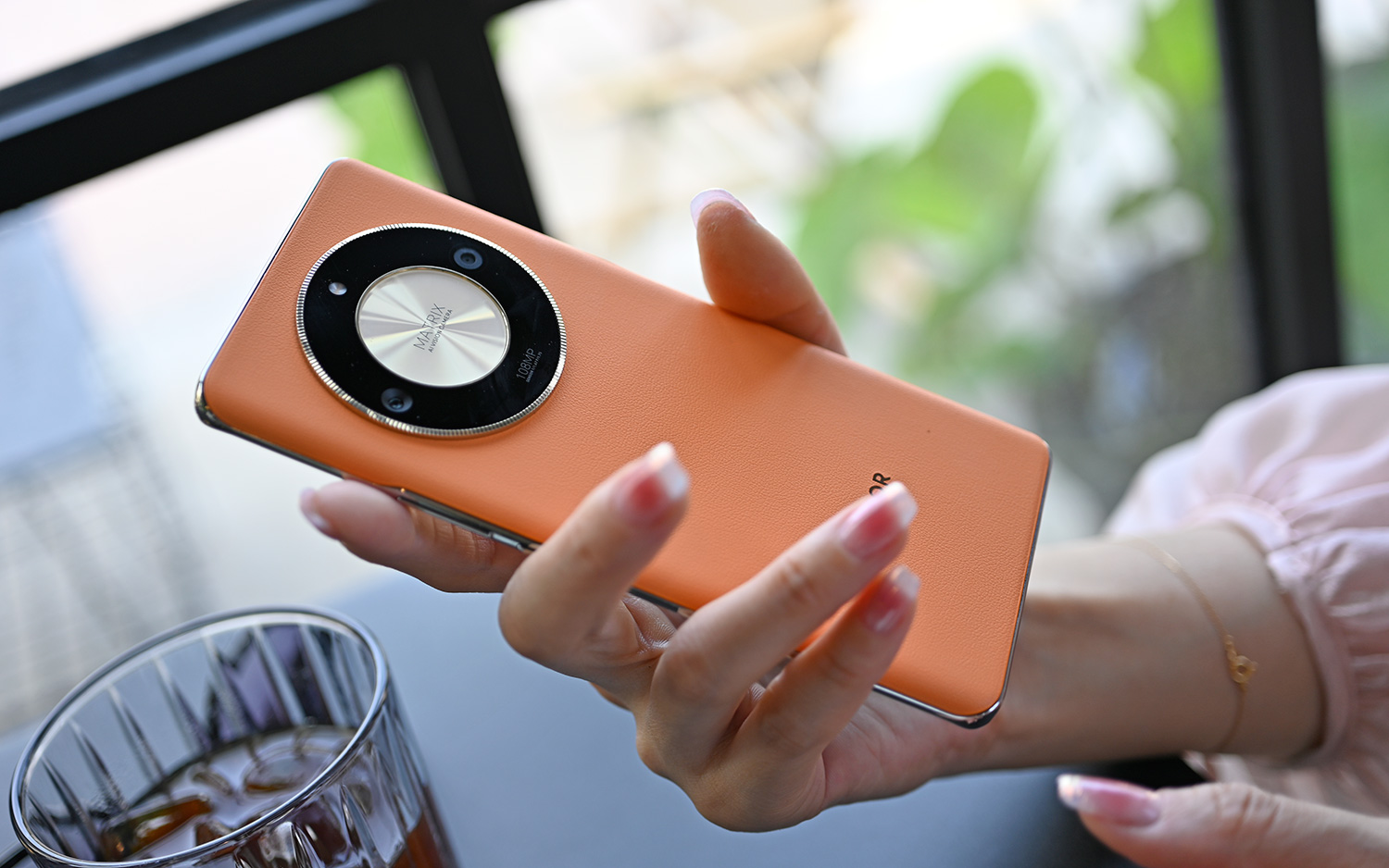 荣耀x50录像自拍镜像,荣耀x50拍照有潜望式长焦吗