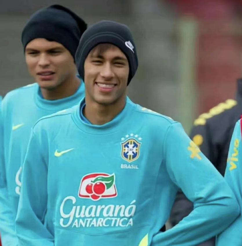 桑巴舞蹈内马尔挨踢,内马尔19岁普斯卡什