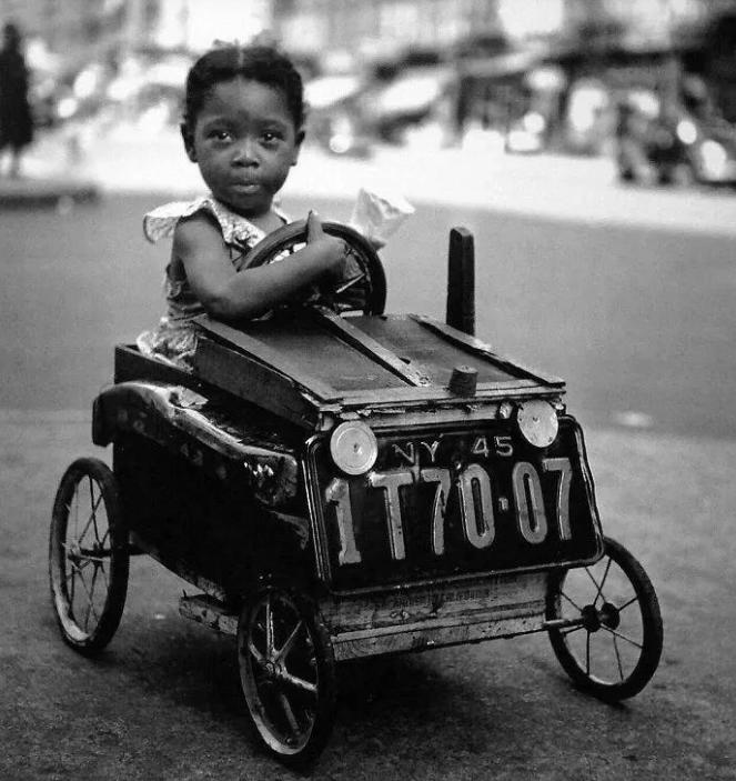 21张真实又罕见的老照片，阴毛假发工作者，我怀疑他用错地方了