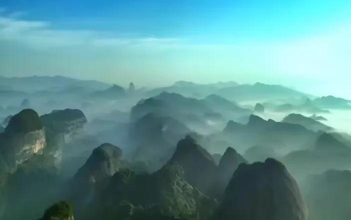 故事不长不难讲脸红相遇眼红收场,脸红相遇眼红散场故事不长也不难