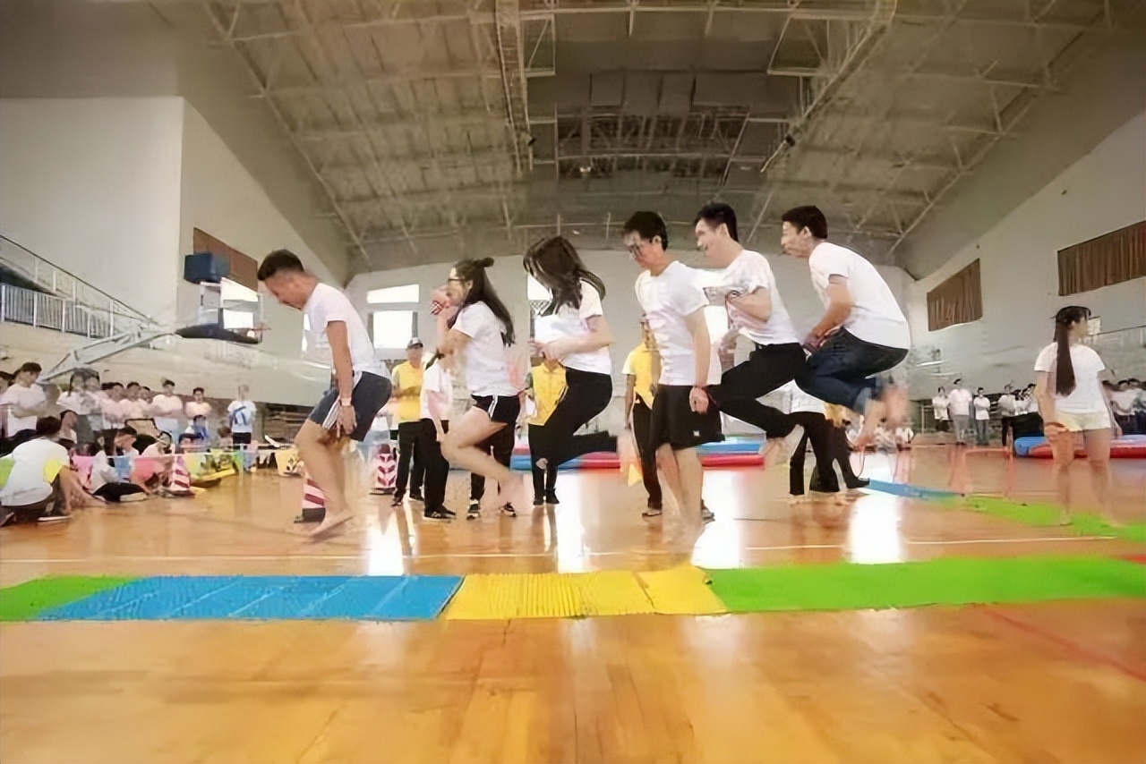 团建趣味运动会游戏项目,户外企业团建趣味运动会