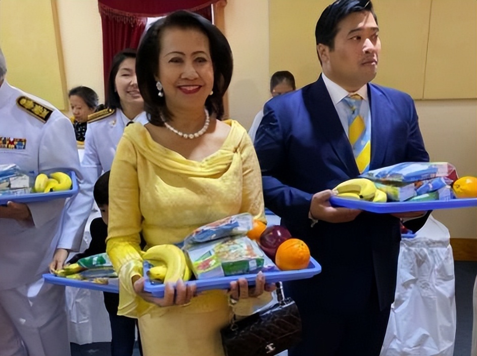 泰国二王妃及4位儿子,泰国二王妃四个儿子是泰王生的吗