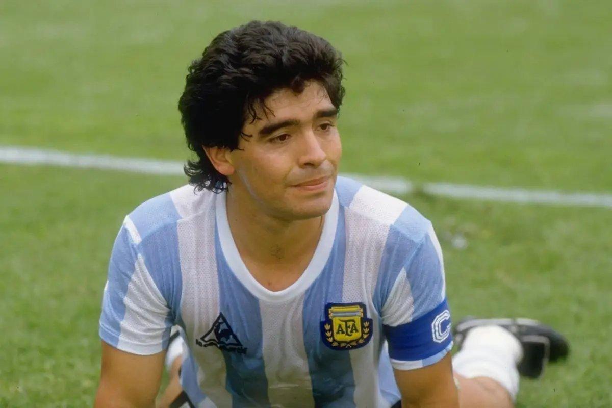 11号最佳足球运动员是谁,中国最佳足球运动员