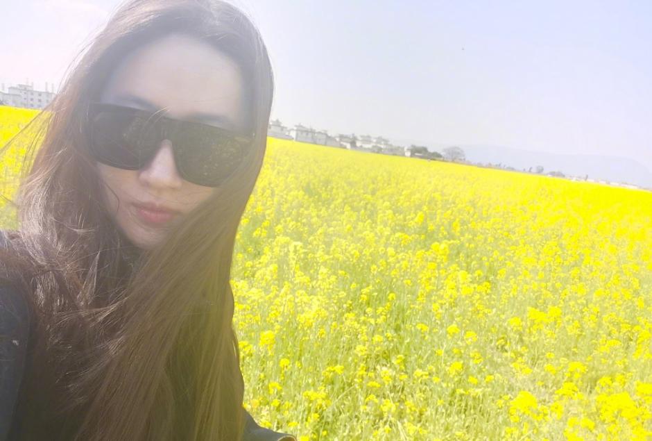 刘亦菲怼脸高清未修图曝光,刘亦菲自拍感觉和真实脸型差很多