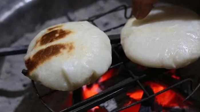 软软的糍粑,软软糯糯的玉米糍粑年糕