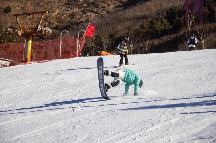 大连儿童滑雪的地方有哪些,大连周边温泉游最佳地方