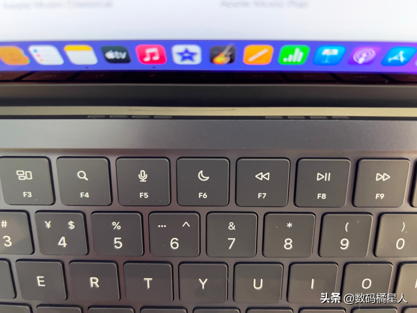 体验到M2MacBookAir真机：轻薄本苹果已经通关了，对手还在新手村