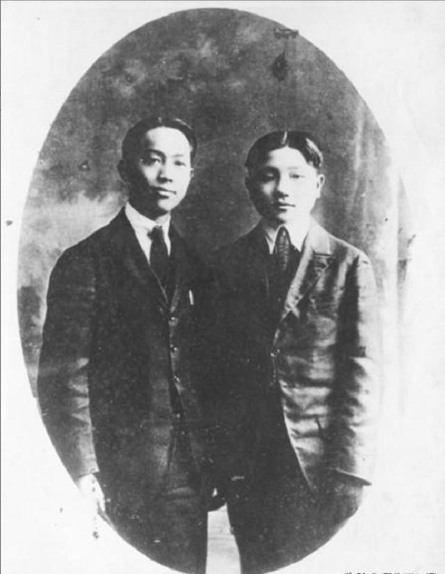 76年总理逝世，谁致悼词引争议，*剑英叶**拍板：论资历只有一人合适