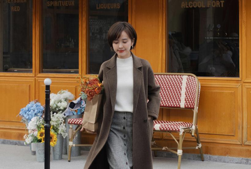 女人过了几岁就应该穿成熟一点的,女人要想穿得好外套不重要