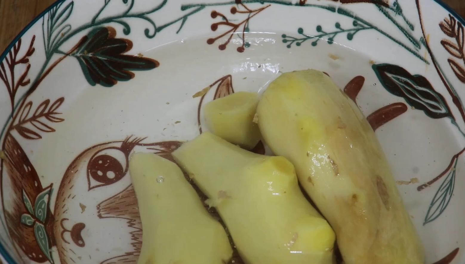 生姜能够在绞肉机里绞吗,生姜加水放入绞肉机打碎