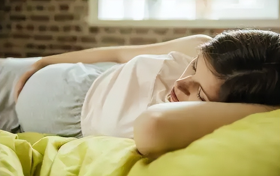 孕37周后宝宝不发育了正常吗,孕37周胎儿不怎么动怎么回事