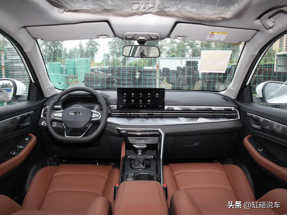 油耗最低的suv吉利远景x6用车感受,性价比最高的suv吉利远景x6