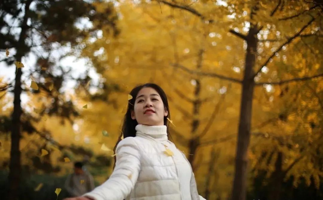 8个拍照技巧人像摄影摆姿不再愁,拍照姿势大全外景摄影技巧