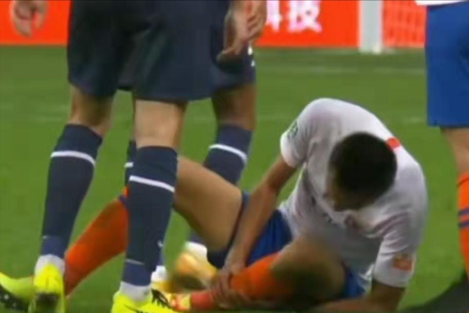 张弛踢过国家队吗,媒体人韦世豪或是未来国足的核心