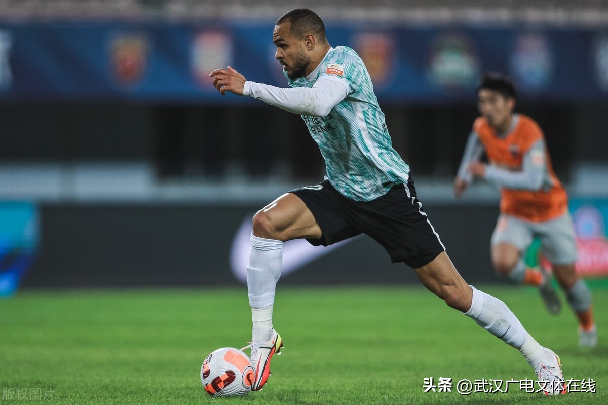 保级组4轮不败武汉队前景明朗,武汉长江队保级