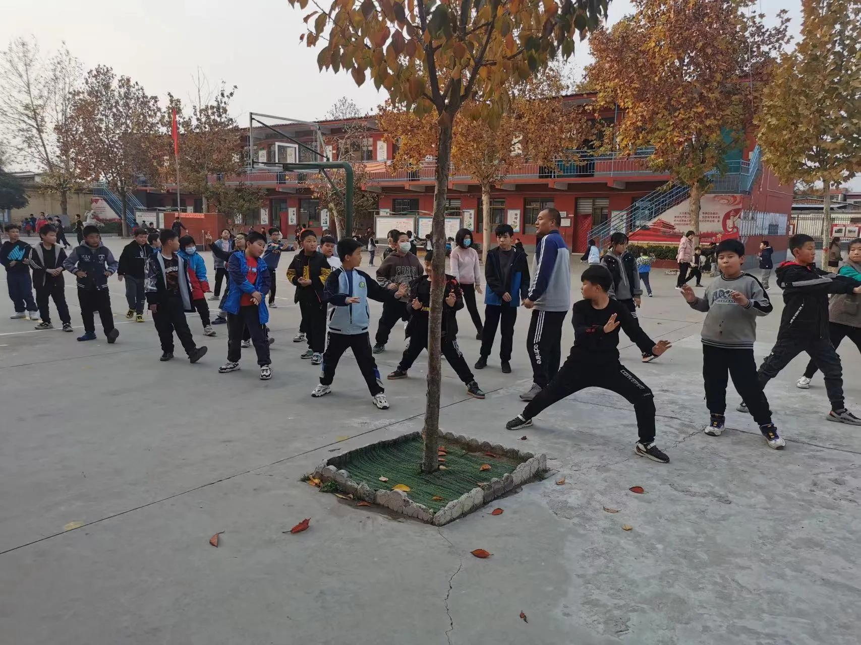 小学生在校体育活动时间不少于,学生在校体育活动不少于多少时间