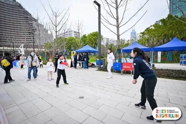 时隔多年再次陪二宝参加亲子活动,时隔两年多再次相聚依然开心
