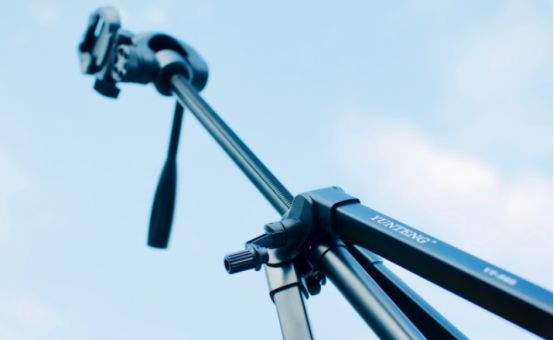 旅行路上“他拍”不求人，云腾VT-888助你记录精彩生活