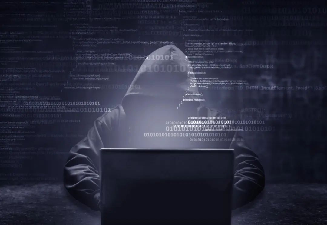 QQ现“社死”式*号盗**！黑产链条为何能“戳破”安全保护网？