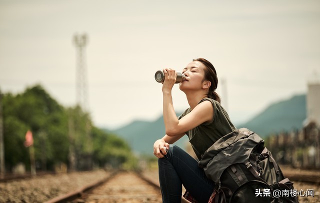 了解家族成功的人士奋斗历程,中国富豪成功的背后家庭关系