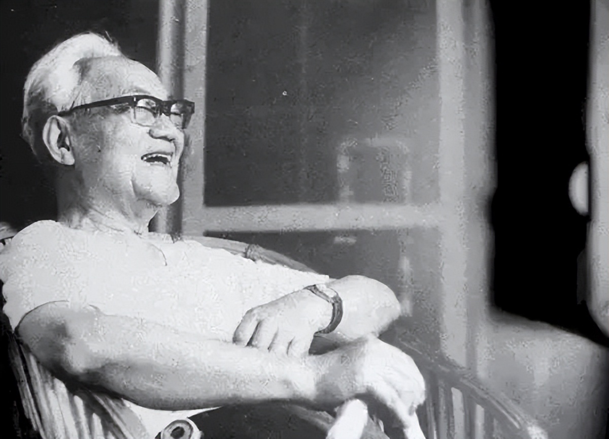 巴金死前30秒视频,巴金去世多少年了