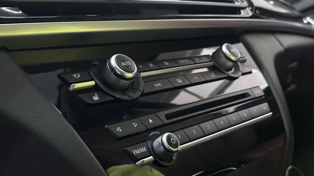 经典老车宝马x5翻新,宝马x5二手车整备翻新费用