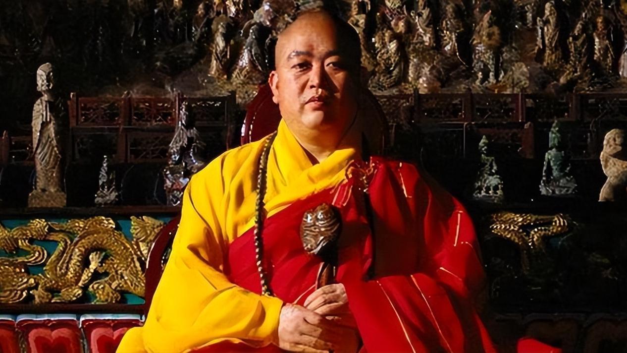 少林寺方丈释永信的袈裟有多值钱,释永信一身袈裟和佛珠多少钱