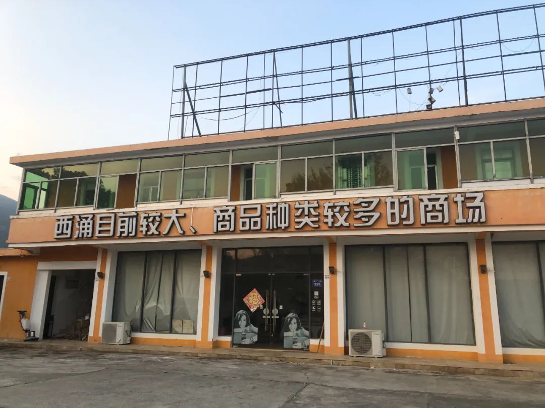 7月份人来人往街道,7月北京人山人海