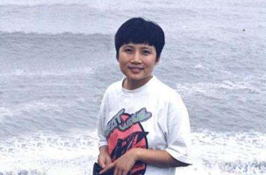 李娜是因为谁失恋而出家的,李娜巅峰时期超越韩红