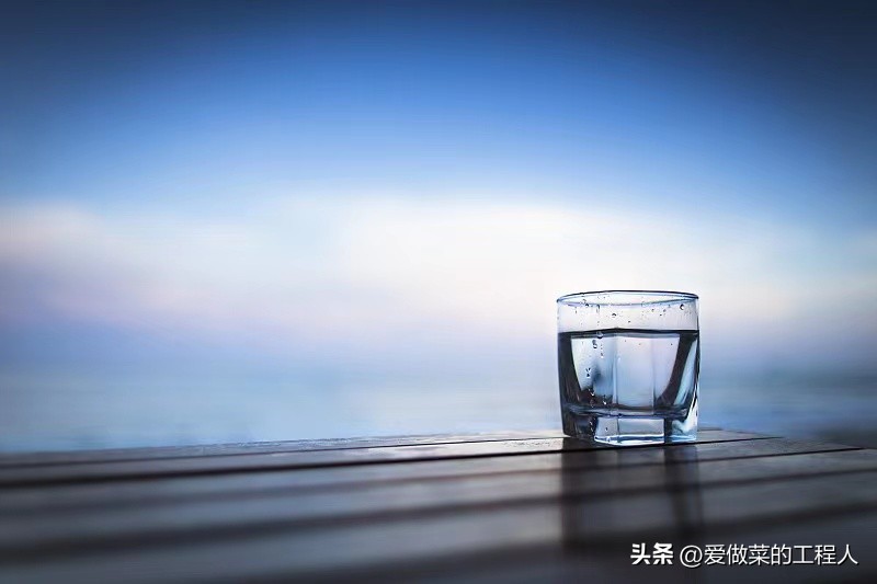 早起空腹大量饮水好吗,早晨空腹饮水养生