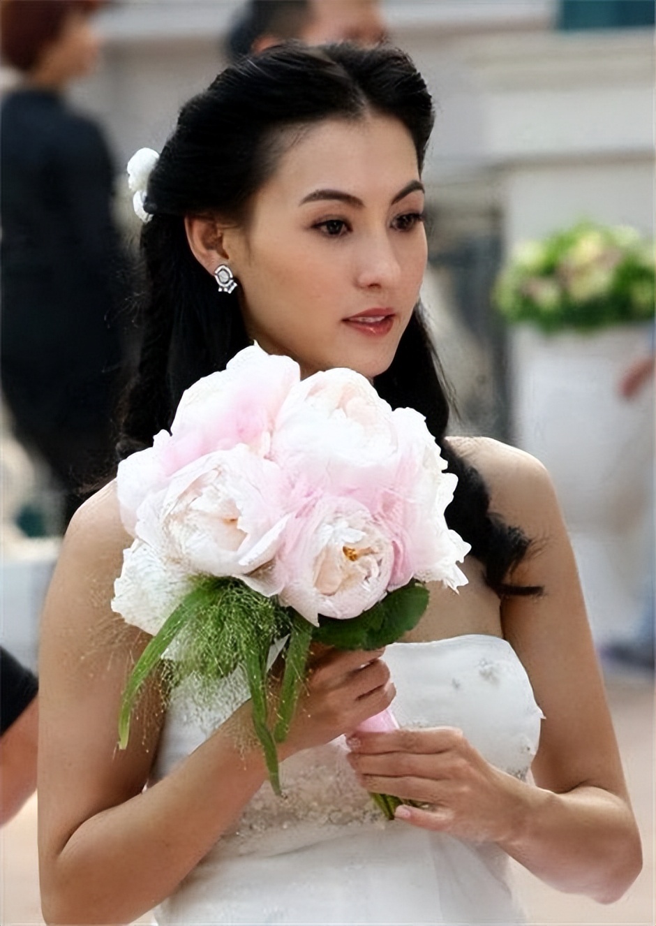 王菲谢霆锋现在婚姻近况咋样,李亚鹏王菲谢霆锋近况