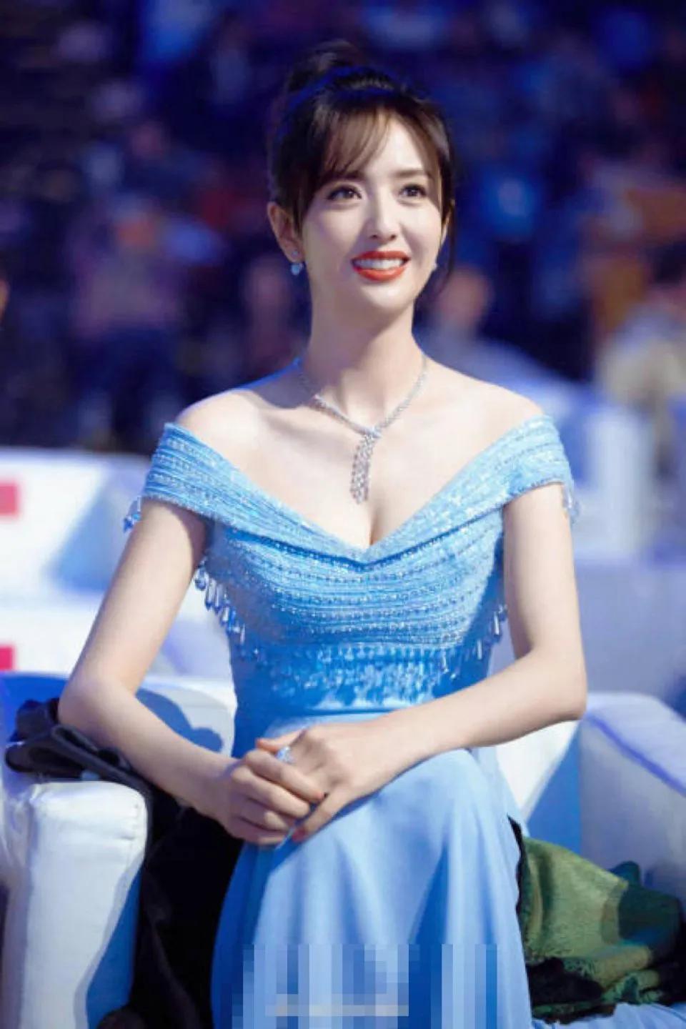 人家说女人味十足应该怎么回答,女人要有女人味也要有女人味