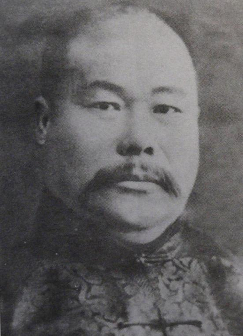 李雅轩武功有多高？每次对手都不知怎么就输了，需要再演练一遍