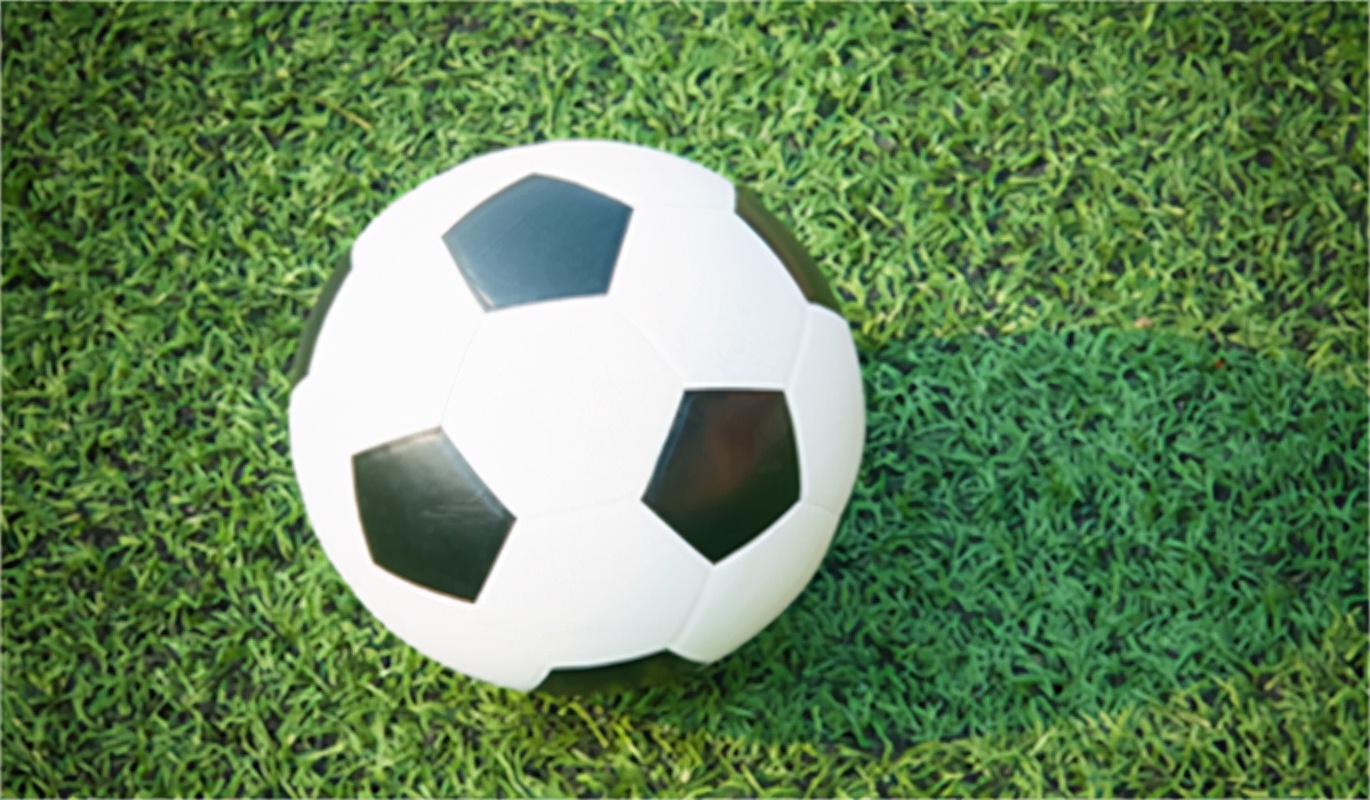 足球是圆的没有什么不可能,足球不是圆的真的不好踢吗