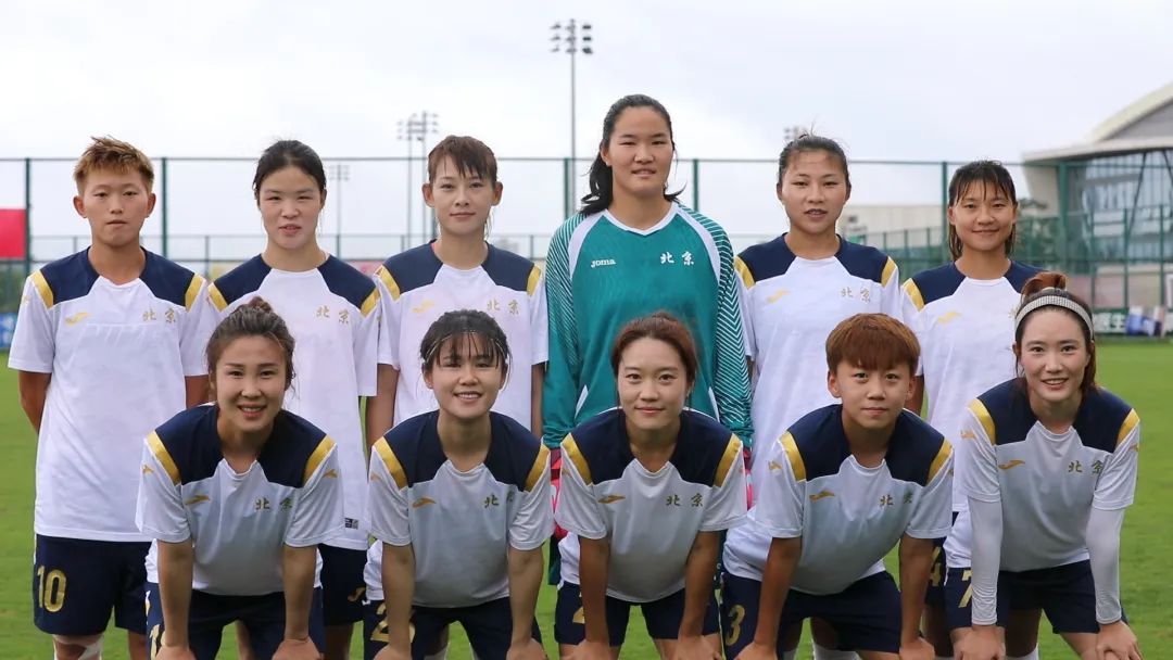 中国女足球队长吴海燕,女足队长吴海燕健美视频