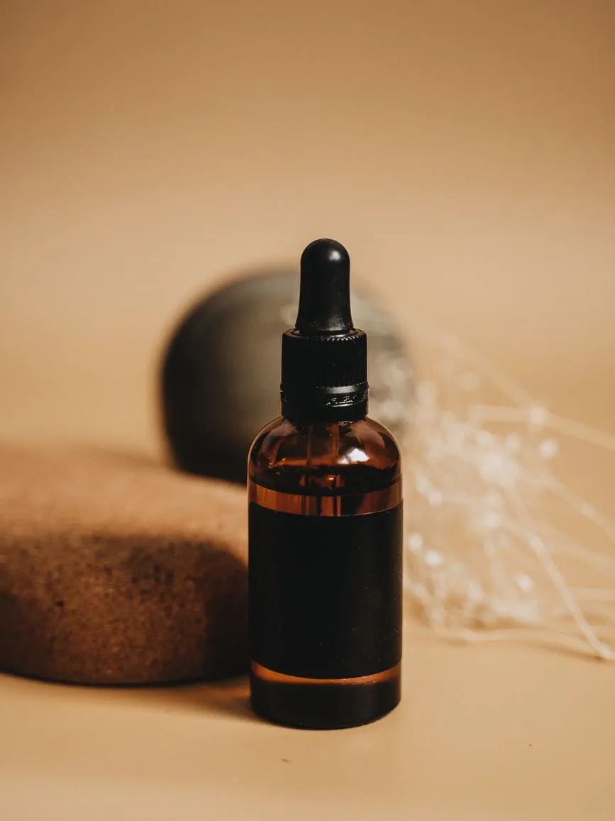 精油芳香疗法的作用是什么,精油调制香水