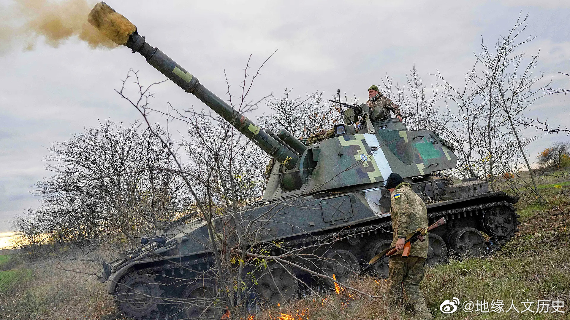 乌军撤退时留下大量的装备,乌军使用的战斗药片