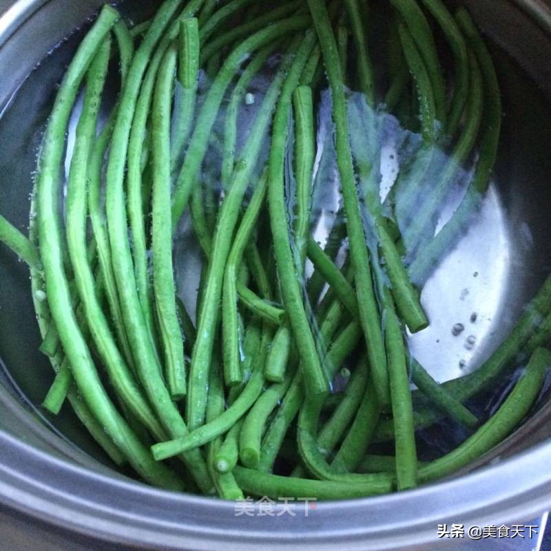豇豆怎样做既可以当饭又可以当菜,家常豇豆的做法配什么更好吃