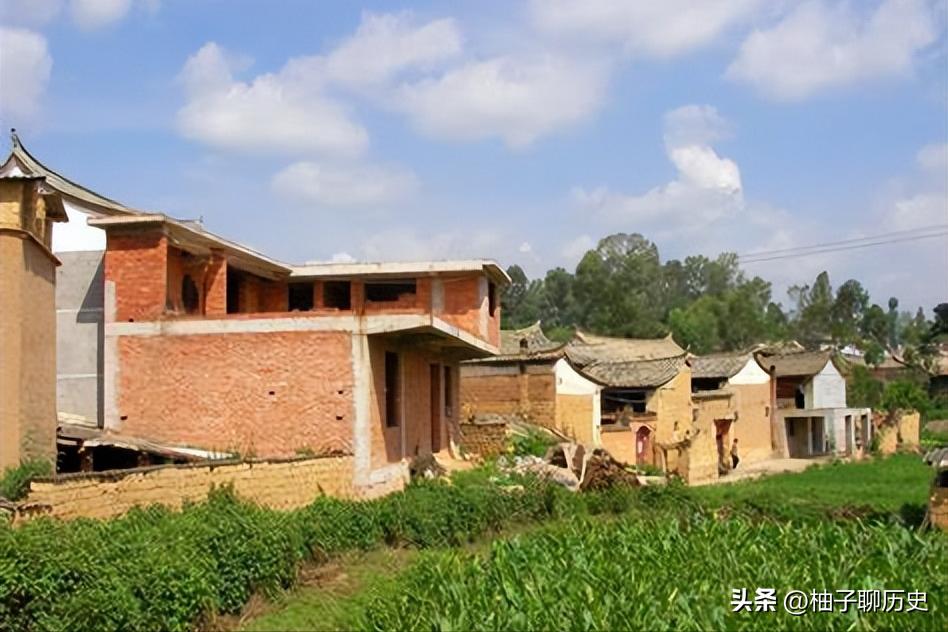 90后越南女孩从小父母离异，二婚嫁到中国云南农村，坚强独自带娃