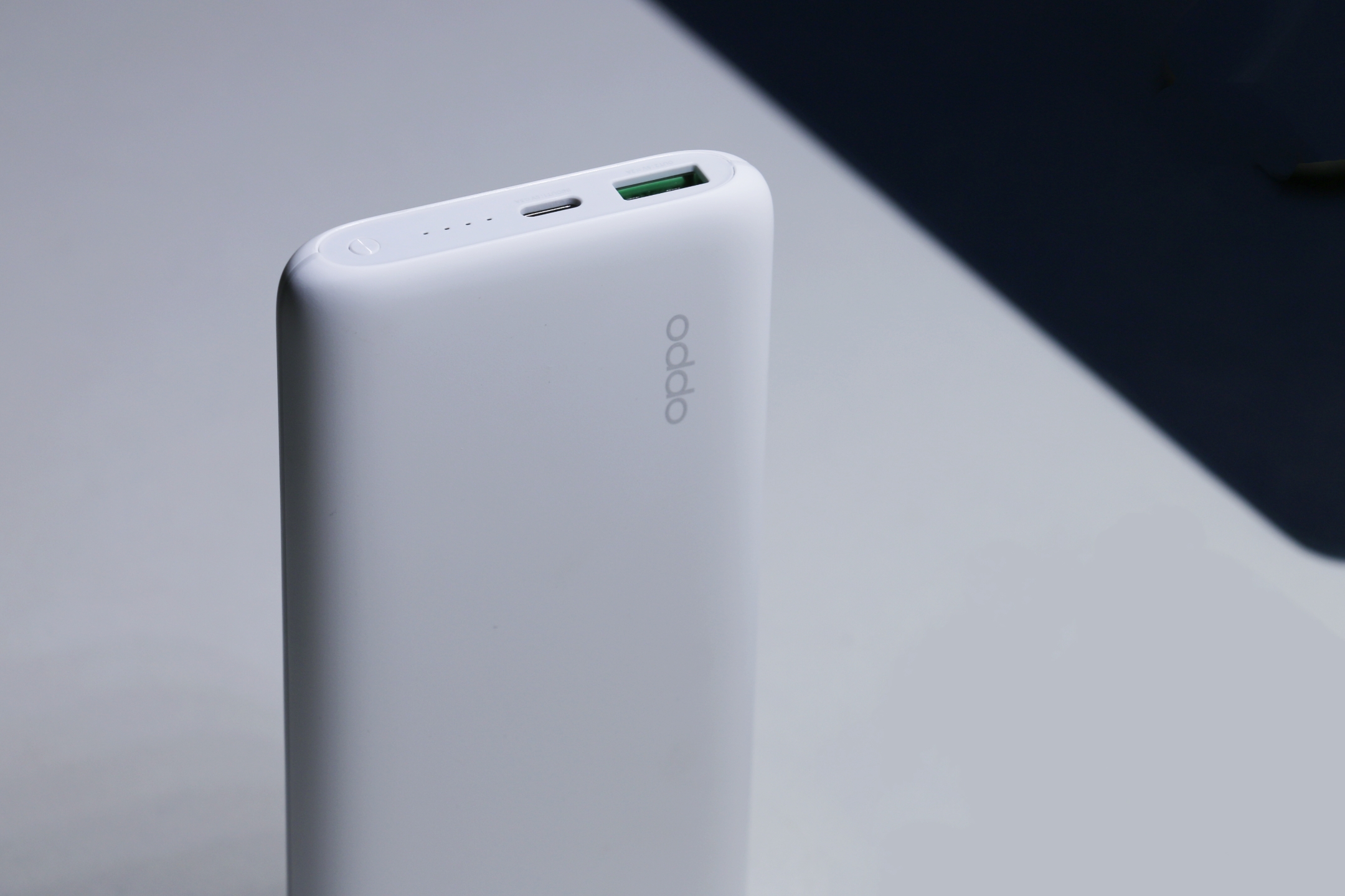 60woppo超级闪充充电宝,真我33瓦充电宝和oppo33瓦充电宝