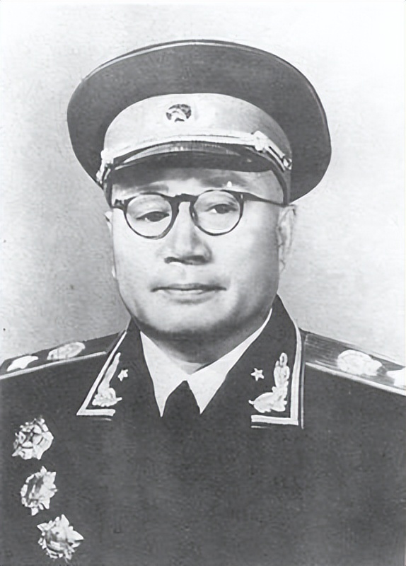 十大元帅中有4位“老总”，但毛主席却只叫过其中的3位，为何？