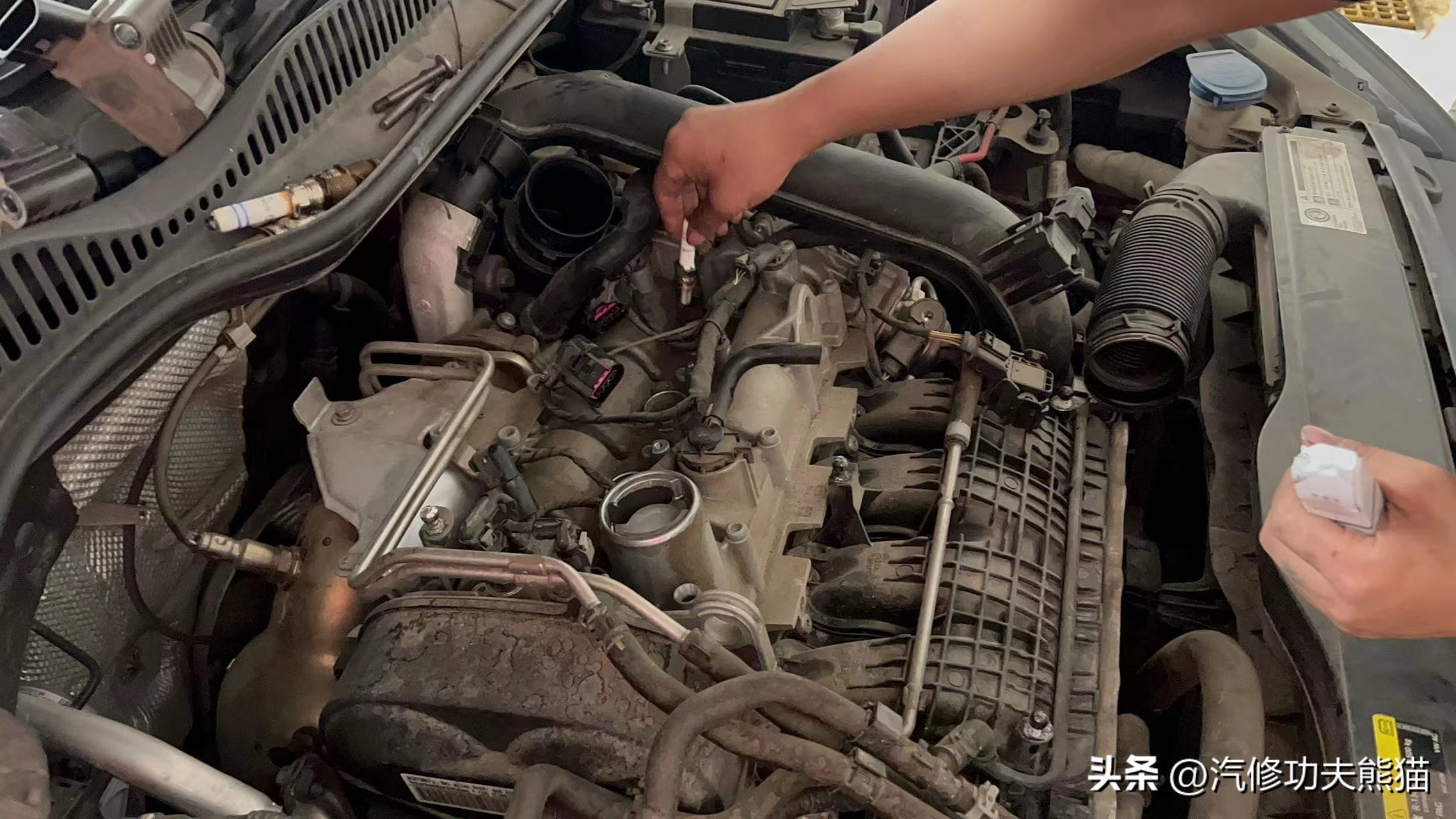 简单的给车做个保养,如何给车做保养视频