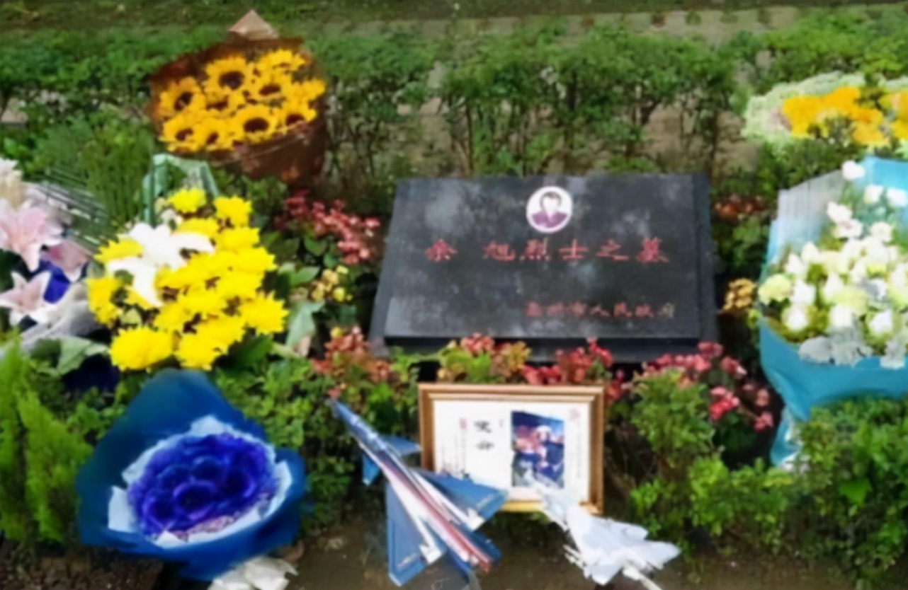 金孔雀牺牲女飞行员,金孔雀的牺牲