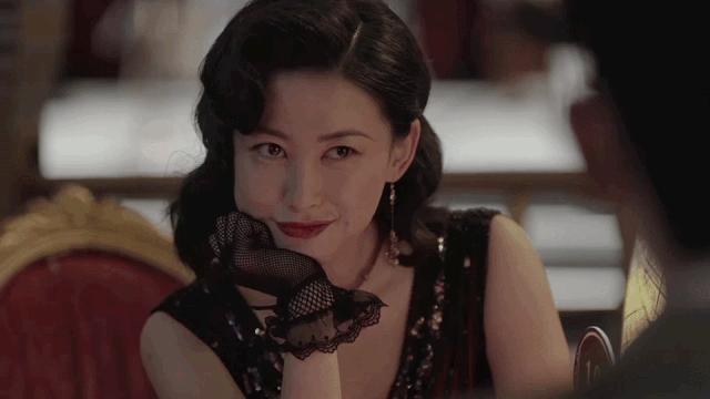 除了嫁人，她的每一步都踩准“名媛天花板”