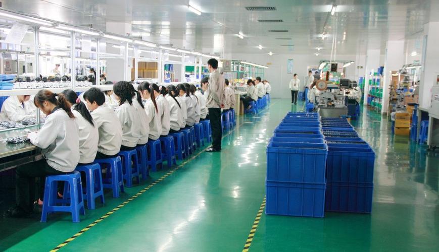 地摊日入9000？普工一年涨薪5元，年轻人逃离工厂是明智选择吗？