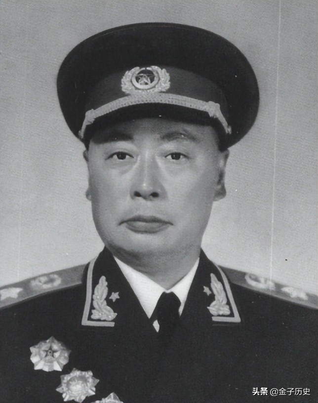 谁来当新四军参谋长？叶挺和项英提名4人，主席却选了另外一人