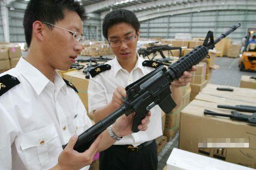 玩具枪被认定为枪支获刑14年 (网络买卖枪支案判刑)